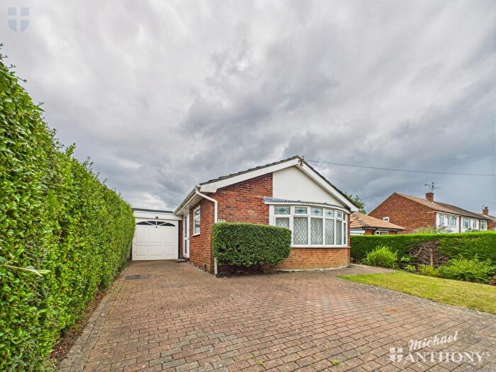 2 Bedroom Detached Bungalow For Sale In Craigwell Avenue, Aylesbury, Buckinghamshire, HP21