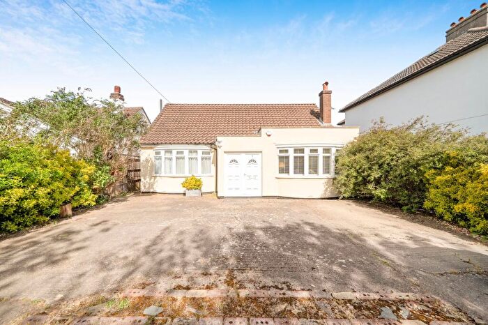 3 Bedroom Detached Bungalow For Sale In Avenue Road, Caterham, CR3
