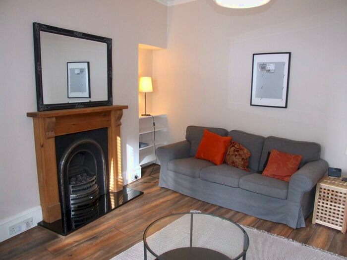 2 Bedroom Flat To Rent In Rosemount Place, Rosemount, Aberdeen, AB25