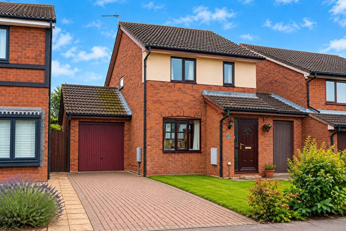 3 Bedroom Link Detached House For Sale In Ashdown Close, Southport, Merseyside, PR8