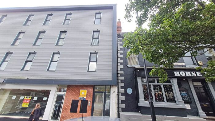 1 Bedroom Flat To Rent In Horsefair, Pontefract, WF8