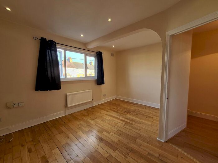 1 Bedroom Maisonette To Rent In Palmerston Road, Chatham, ME4
