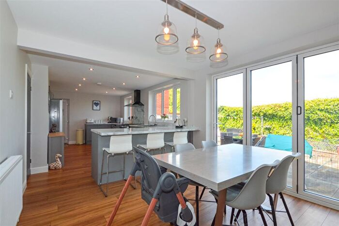 3 Bedroom Detached House For Sale In Fairfield Gardens, Ossett, WF5