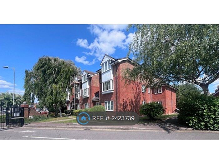 Studio To Rent In Hagden Lane, Watford, WD18