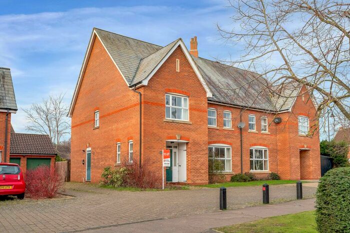 4 Bedroom Semi-Detached House To Rent In Tilia Way, Bourne, PE10