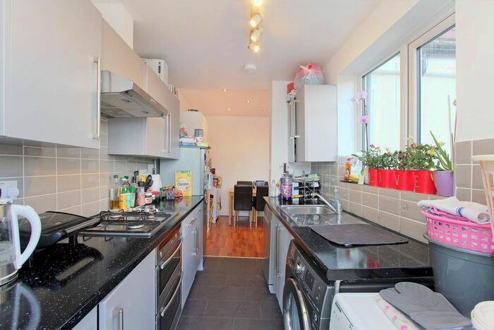 3 Bedroom Flat To Rent In Norbury Crescent, Norbury, London, SW16