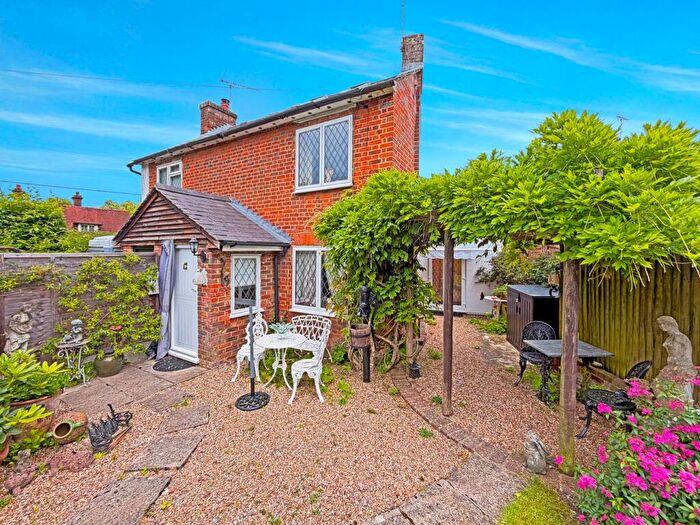 1 Bedroom Cottage For Sale In Grimsdells Lane, Amersham, HP6