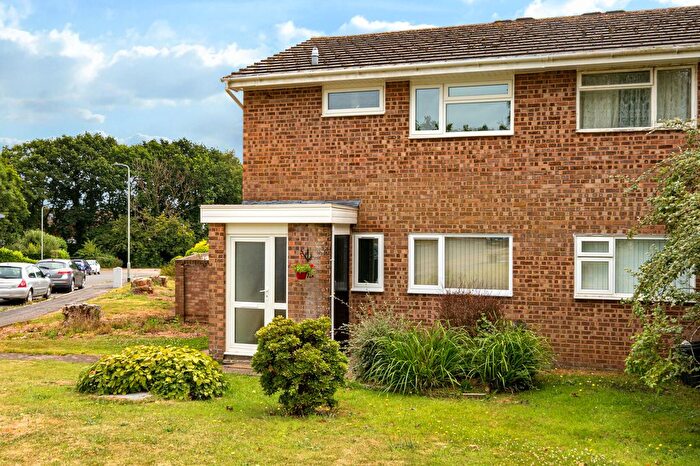 1 Bedroom Flat For Sale In Carew Road, Tiverton, Devon, EX16