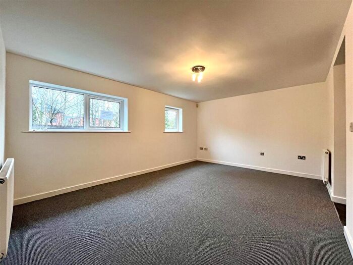 2 Bedroom Apartment To Rent In Wharf Road, Sale, M33