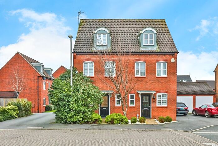 3 Bedroom Semi Detached House For Sale In Ryknield Road, Hucknall, Nottingham, NG15