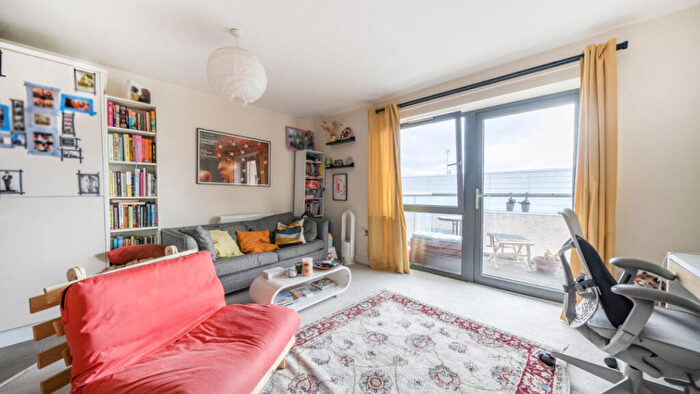 1 Bedroom Flat For Sale In Meadowcroft Mews, London, SE6