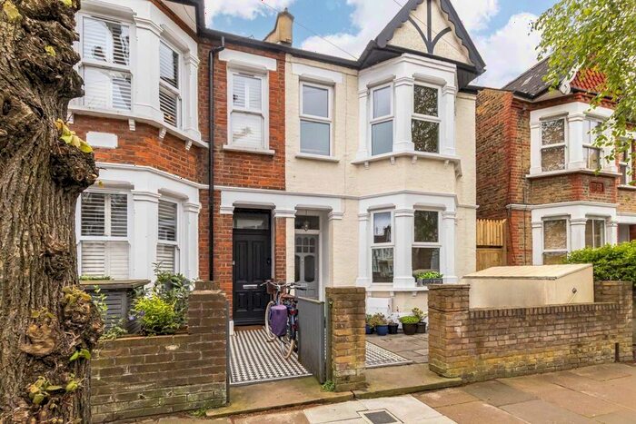 4 Bedroom Semi-Detached House To Rent In Elthorne Park Road, London, W7