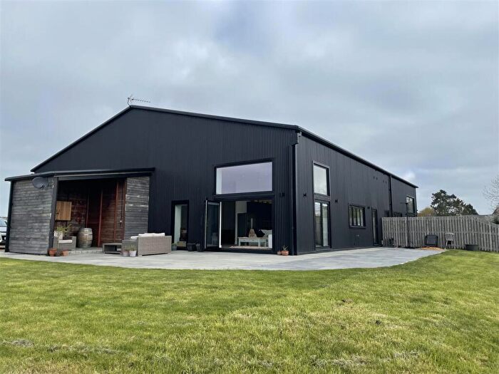 4 Bedroom House To Rent In Weedon Lane, Norton, NN11