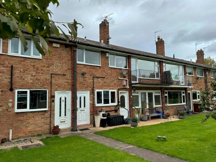 3 Bedroom Flat To Rent In Oriel Close, Middlesbrough, TS5