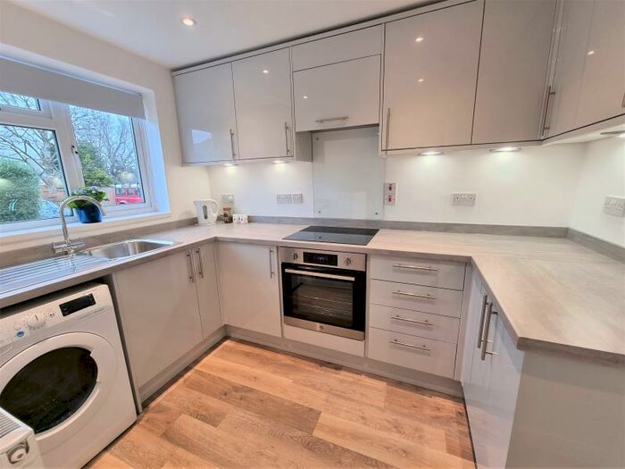 2 Bedroom Terraced House To Rent In Old Woking, GU22