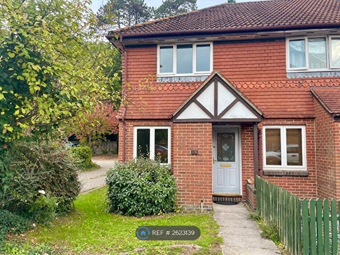 2 Bedroom End Of Terrace House To Rent In Victoria Gardens, Ringwood, BH24