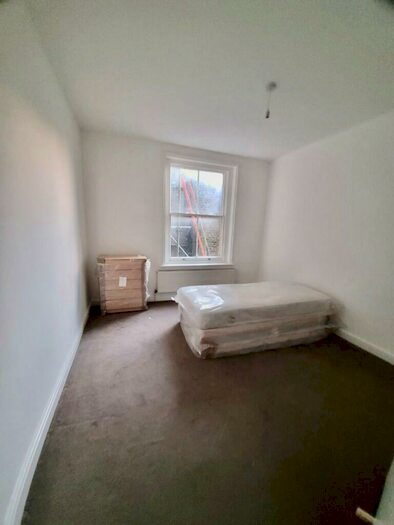 2 Bedroom Flat To Rent In Alexandra Street, Southend-On-Sea, Essex, SS1