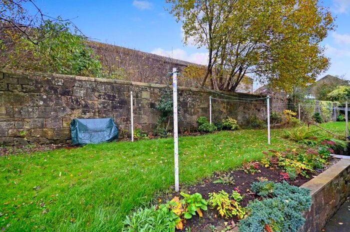 1 Bedroom Flat To Rent In Parker Place, Kilsyth, G65