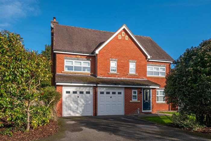 6 Bedroom Detached House For Sale In Reed Drive, Royal Earlswood Park, Redhill, RH1
