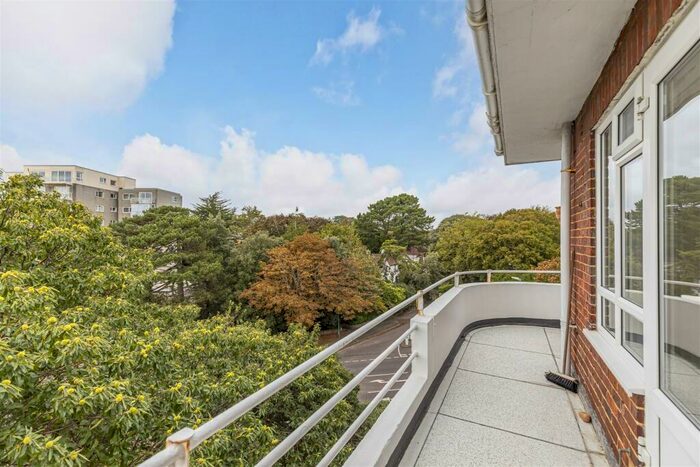 4 Bedroom Apartment To Rent In West Cliff Road, Bournemouth, BH2