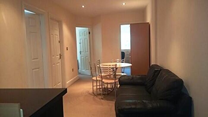 2 Bedroom Flat To Rent In Avenue Road, Southampton, SO14