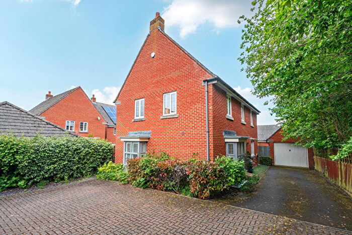 4 Bedroom Detached House For Sale In Englefield Way, Basingstoke, RG24
