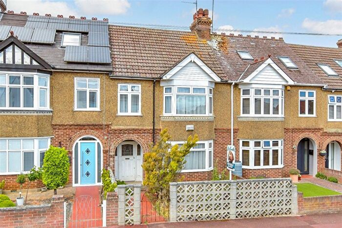 3 Bedroom Terraced House For Sale In Hunters Way, Darland, Chatham, Kent, ME7