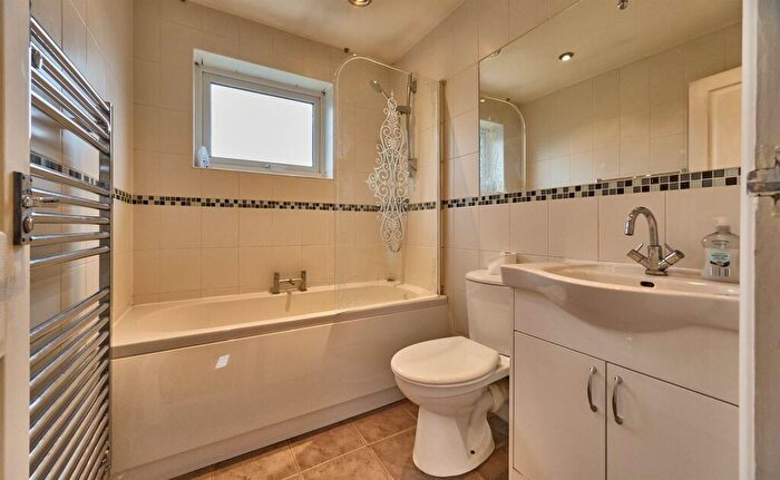 2 Bedroom Semi-Detached House For Sale In Woodbank, Burbage, LE10