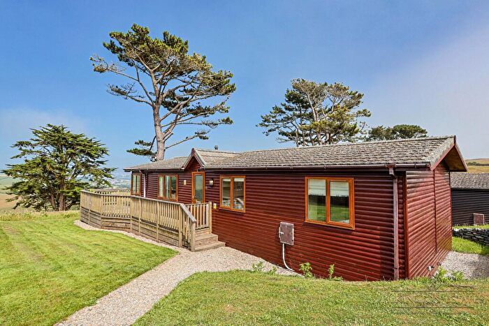 3 Bedroom Chalet For Sale In WhItsand Bay, Cornwall, PL10