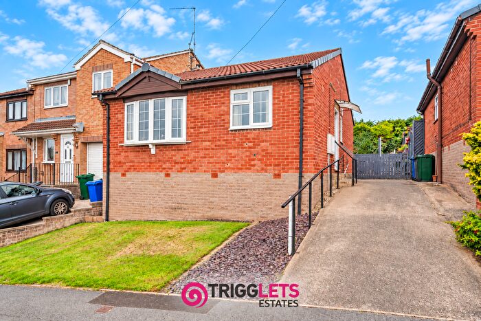 2 Bedroom Bungalow For Sale In Milford Avenue, Elsecar, S74