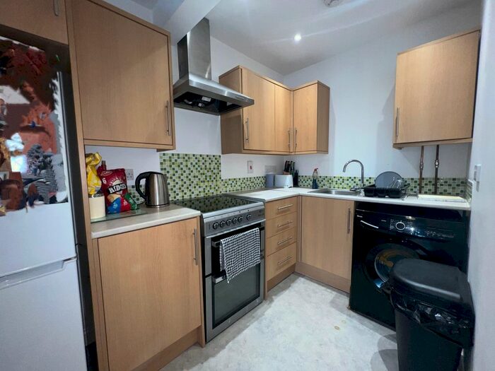 1 Bedroom Flat To Rent In Southbourne Grove, Bournemouth, BH6