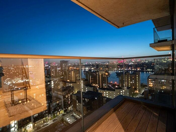2 Bedroom Apartment For Sale In Landmark East Tower, Marsh Wall, E14