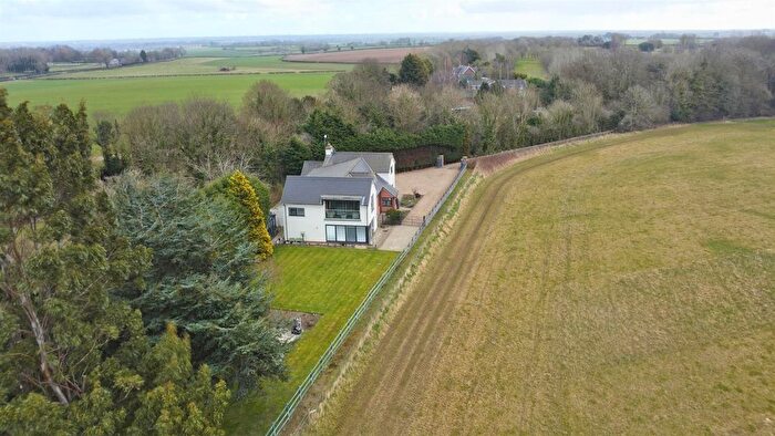 4 Bedroom Detached House For Sale In Malton Road, Cherry Burton, HU17