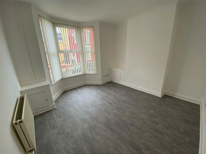 3 Bedroom Terraced House To Rent In Cotswold Street, Liverpool, L7