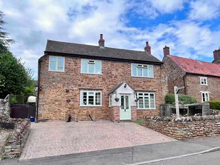 4 Bedroom Link Detached House For Sale In King Street, Scalford, LE14
