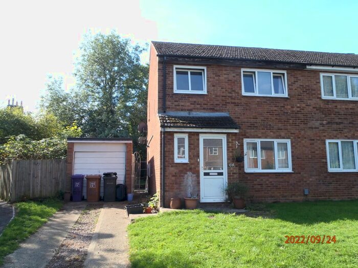 3 Bedroom Semi-Detached House To Rent In Meadowbank, Hitchin, SG4