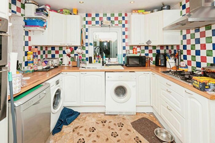2 Bedroom Semi-Detached House For Sale In Rose Hill Road, Ashton-under-Lyne, OL6