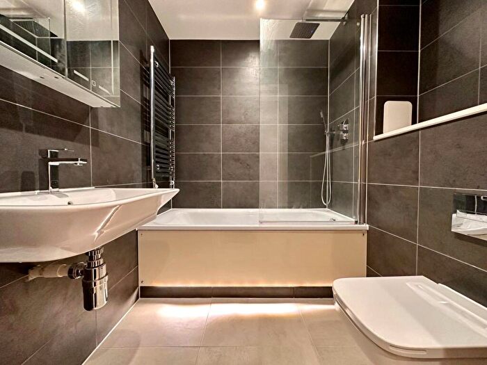 2 Bedroom Apartment To Rent In Tempus, Clifton, BS8