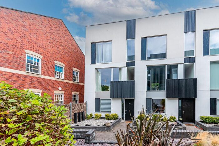 4 Bedroom Terraced House For Sale In Cemetery Road, Sheffield, S11