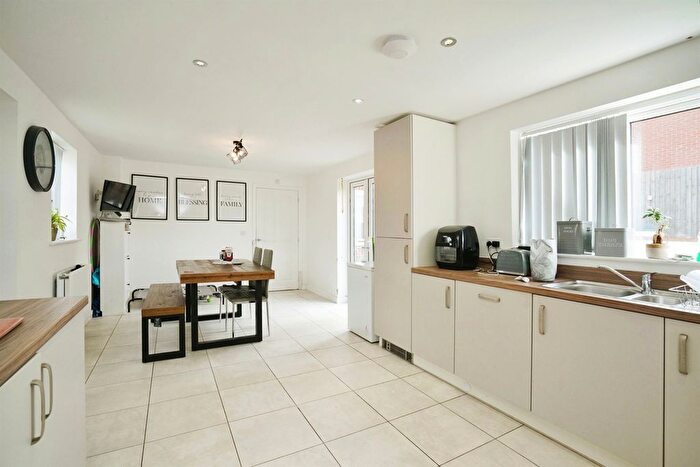 4 Bedroom Detached House For Sale In Blackham Road, Hugglescote, Coalville, LE67