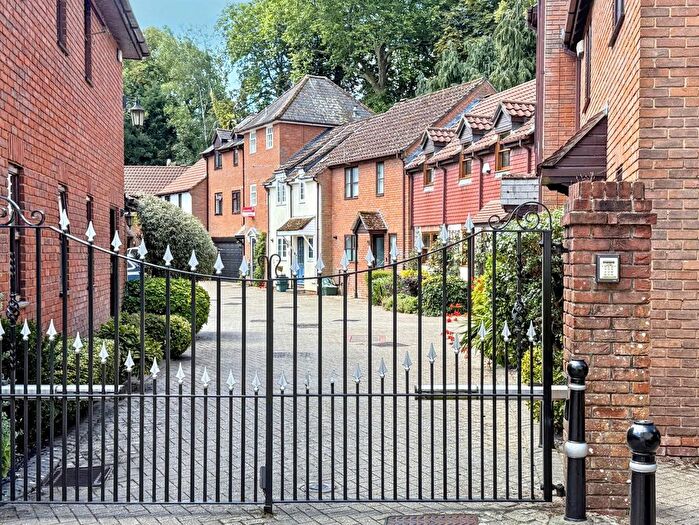 2 Bedroom Town House For Sale In Millstream Close, Wimborne, BH21