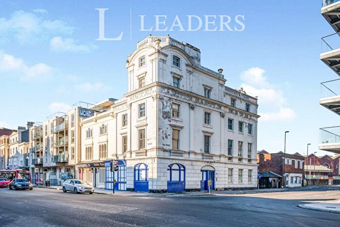1 Bedroom Flat To Rent In Royal Crescent Rd, Southampton, SO14