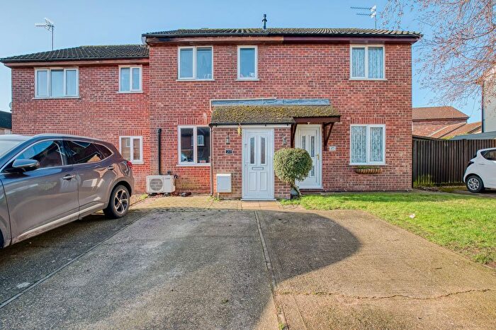 3 Bedroom Terraced House For Sale In Grove Close, Scarning, NR19