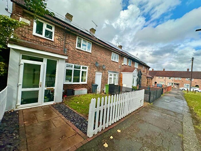 3 Bedroom End Of Terrace House For Sale In Wednesbury Road, Romford, RM3