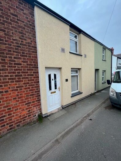2 Bedroom Town House To Rent In Chester Road, Flint, Flintshire, CH6