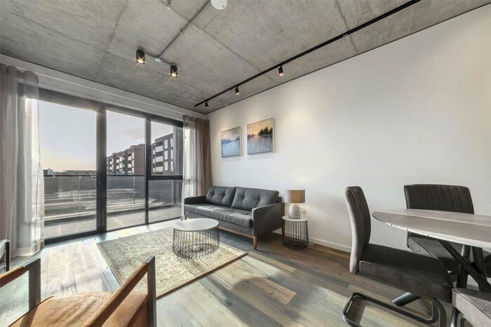 2 Bedroom Apartment To Rent In Lawrence Road, London, N15