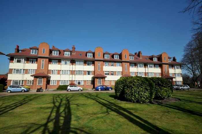 2 Bedroom Flat To Rent In Rayners Lane, Harrow, HA2