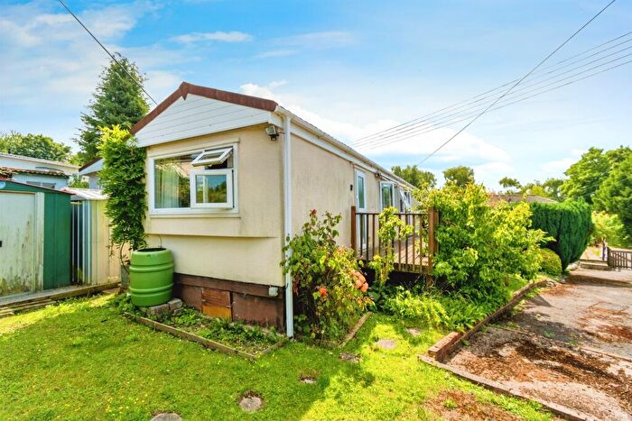 2 Bedroom Park Home For Sale In Hillside, Littleton, Winchester, SO22