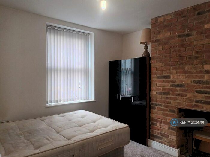 2 Bedroom Flat To Rent In Dugdale Street, Burnley, BB11
