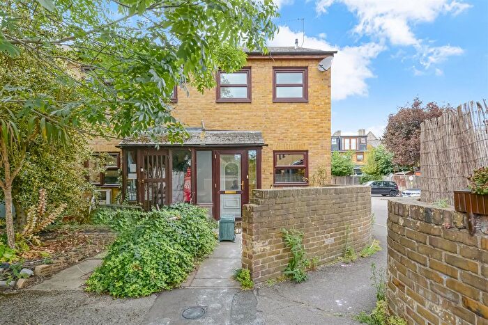 2 Bedroom Terraced House To Rent In Woodseer Street, London, E1